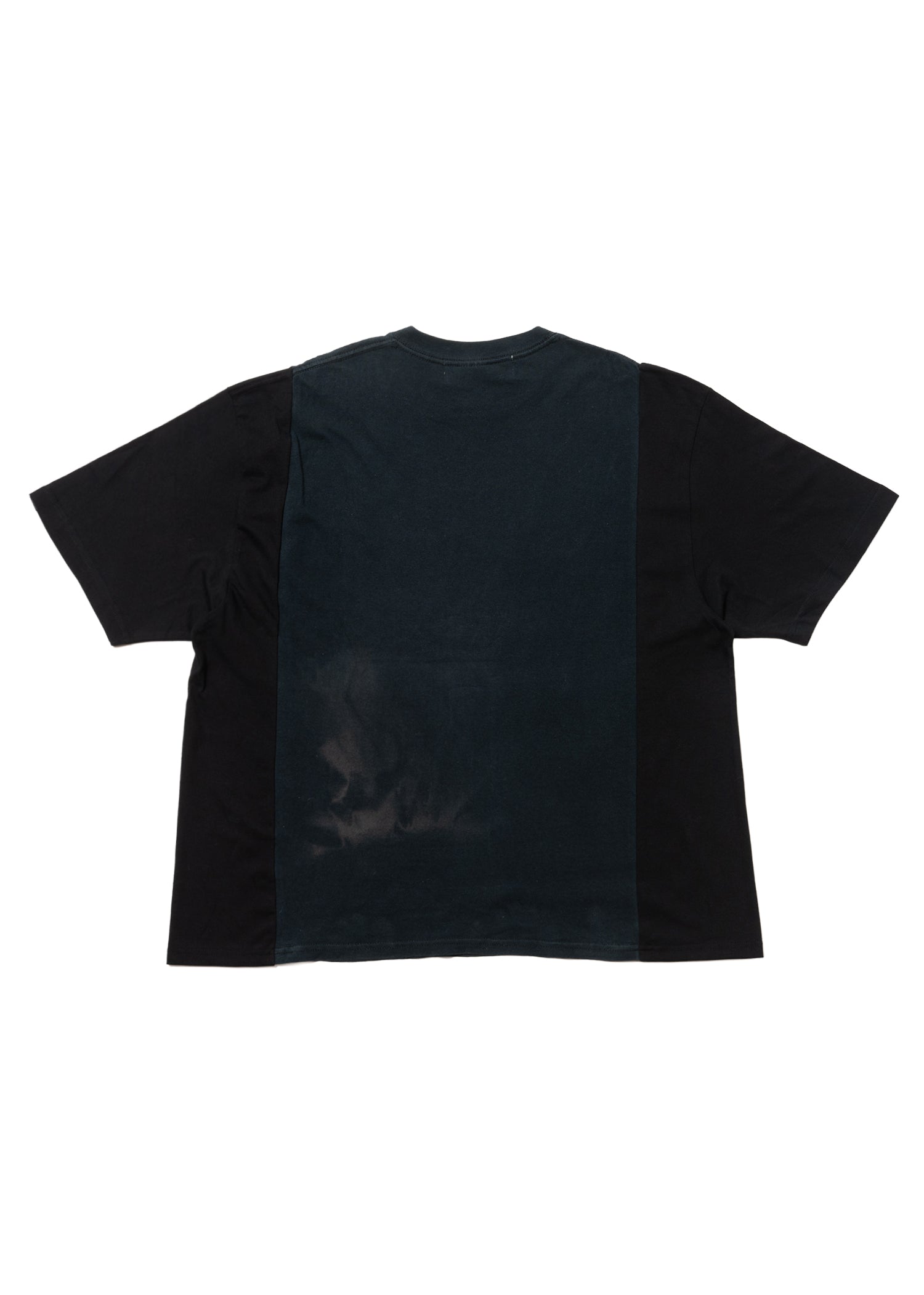 Docking T-shirts 01 - MOTLEY CRUE -Red White & Crue 2005